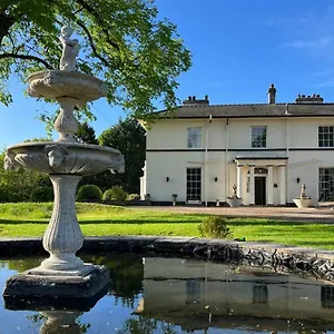 Отель Highfield Hall, Молд